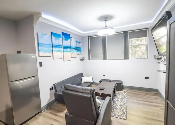 & Cozy 1-bedroom In Irving Park Apartment *