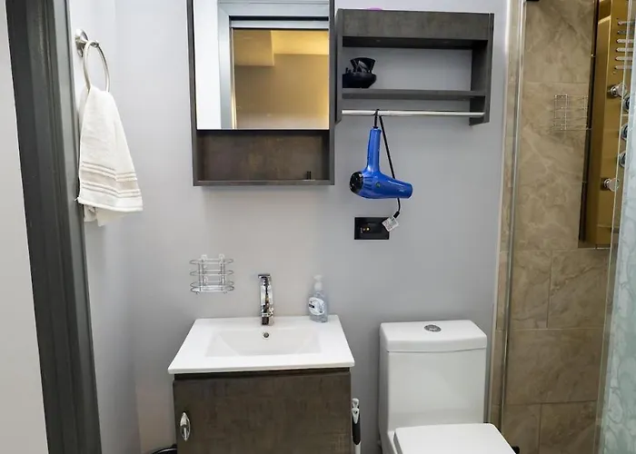 & Cozy 1-bedroom In Irving Park Apartment *