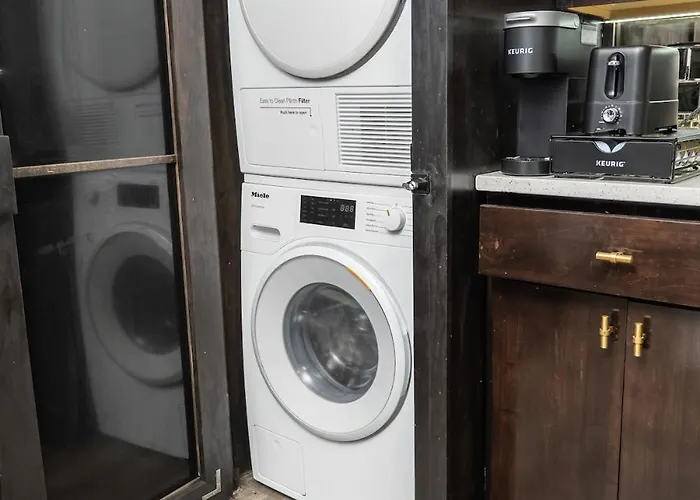 & Cozy 1-bedroom In Irving Park Apartment *