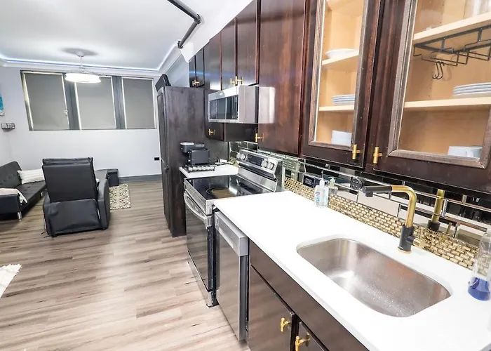& Cozy 1-bedroom In Irving Park * Chicago